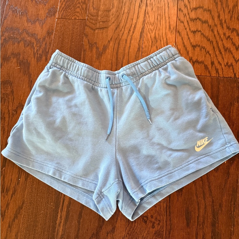 Nike Women's Light Blue Athletic Shorts size Medium great color and wear